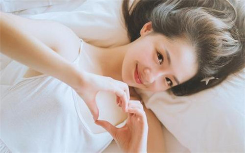 如何判断女生是否喜欢你？看这4个细节就够了