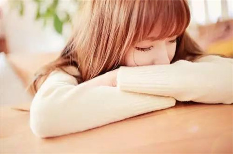 女生说心情不好神回复，一句话让她开心起来
