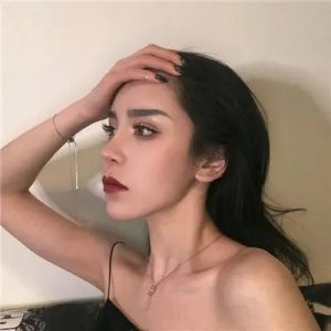 白鹤:女人的自信从何而来?-泡学网-奕声情感,PUA,展示面,撩妹,聊天,情感挽回,泡学书籍,迷男方法,泡学网白鹤,搭讪,恋爱技巧,泡妞秘籍,社交软件,怎么追女生