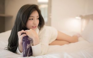 女生说我服你了,该如何高情商回复?-泡学网-奕声情感,PUA,展示面,撩妹,聊天,情感挽回,泡学书籍,迷男方法,泡学网白鹤,搭讪,恋爱技巧,泡妞秘籍,社交软件,怎么追女生